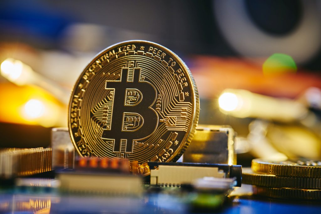 Highlights April 5: Major Bitcoin miner open to acquisition