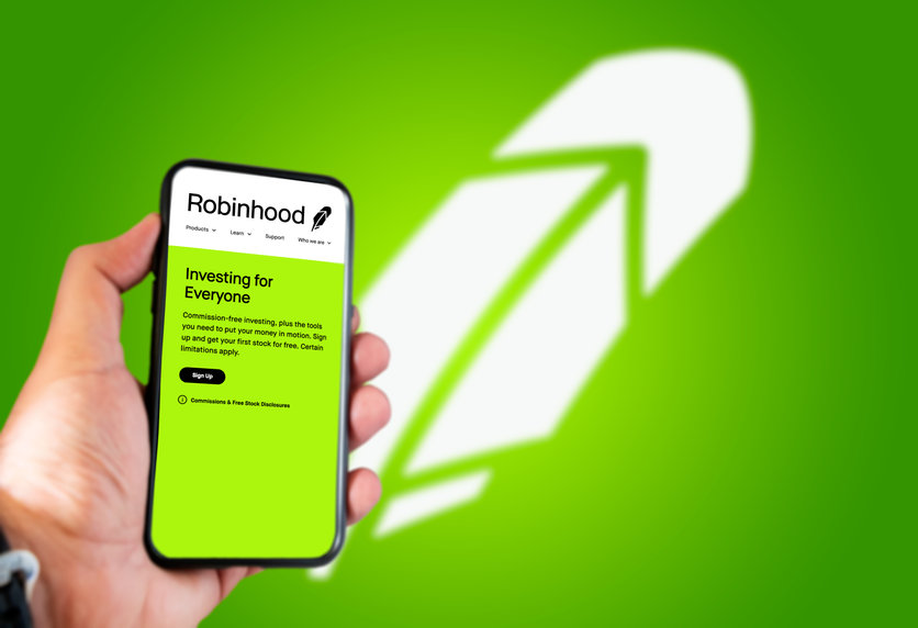  robinhood web non-custodial compatibility nft wallet launches 