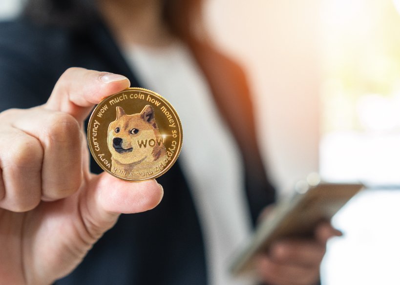 Wait for a bullish confirmation as Dogecoin retests the $0.09 support thumbnail