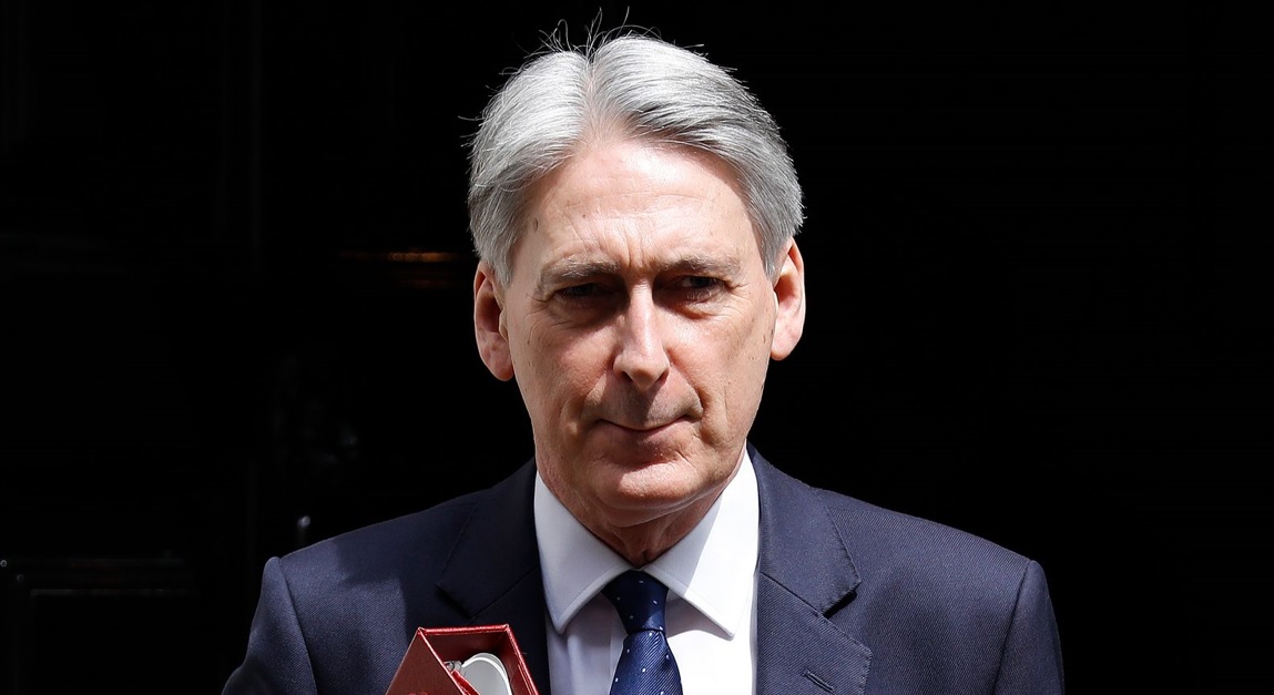 Ex UK chancellor advises against investing in cryptocurrencies