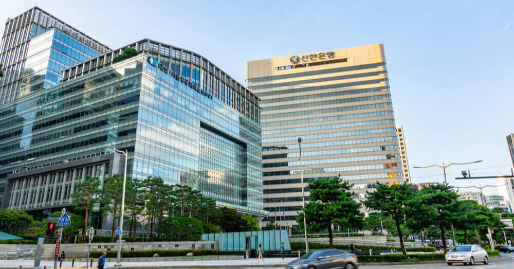 Het Shinhan Bank gebouw, naast de KCCI in Seoul