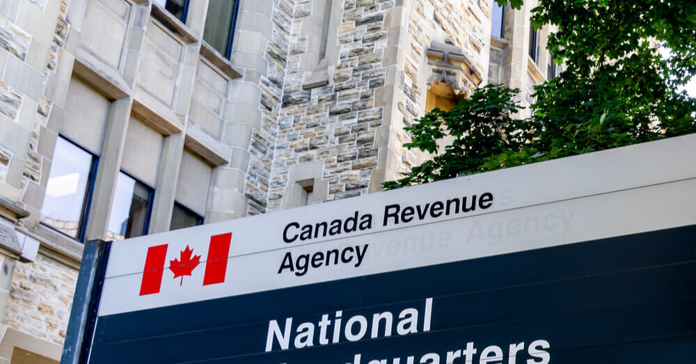 Een foto van de bewegwijzering bij de Canadian Revenue Agency