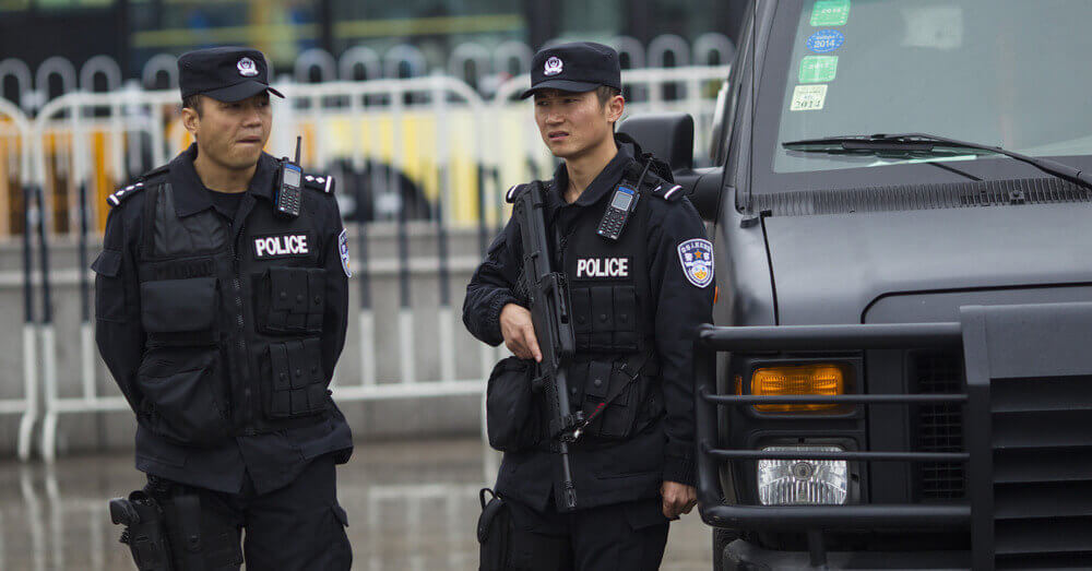 Foto van gewapende paramilitaire politieagenten in Guangzhou, China