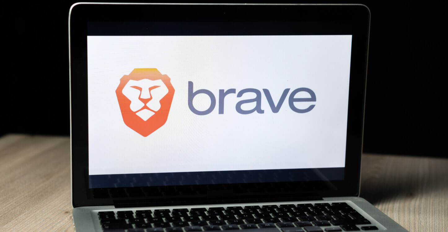 Foto van het Brave logo op een laptopscherm