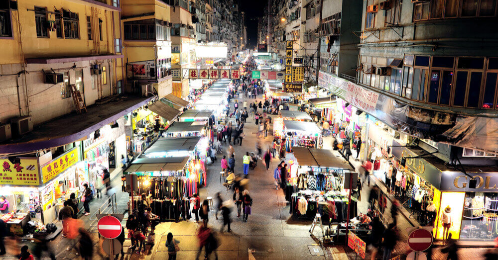 Een markt in Mong Kok, Hong Kong