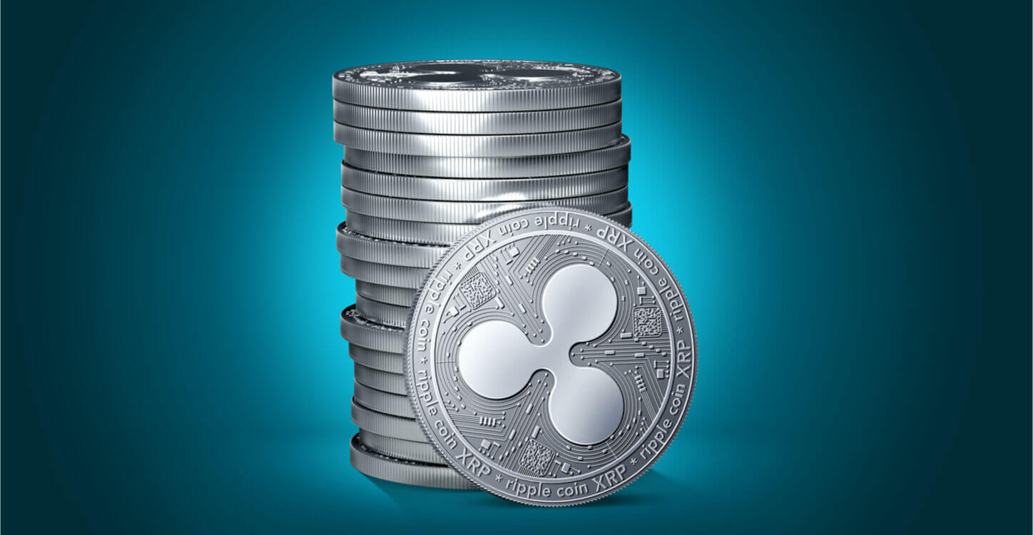 Une pile de coins XRP en argent