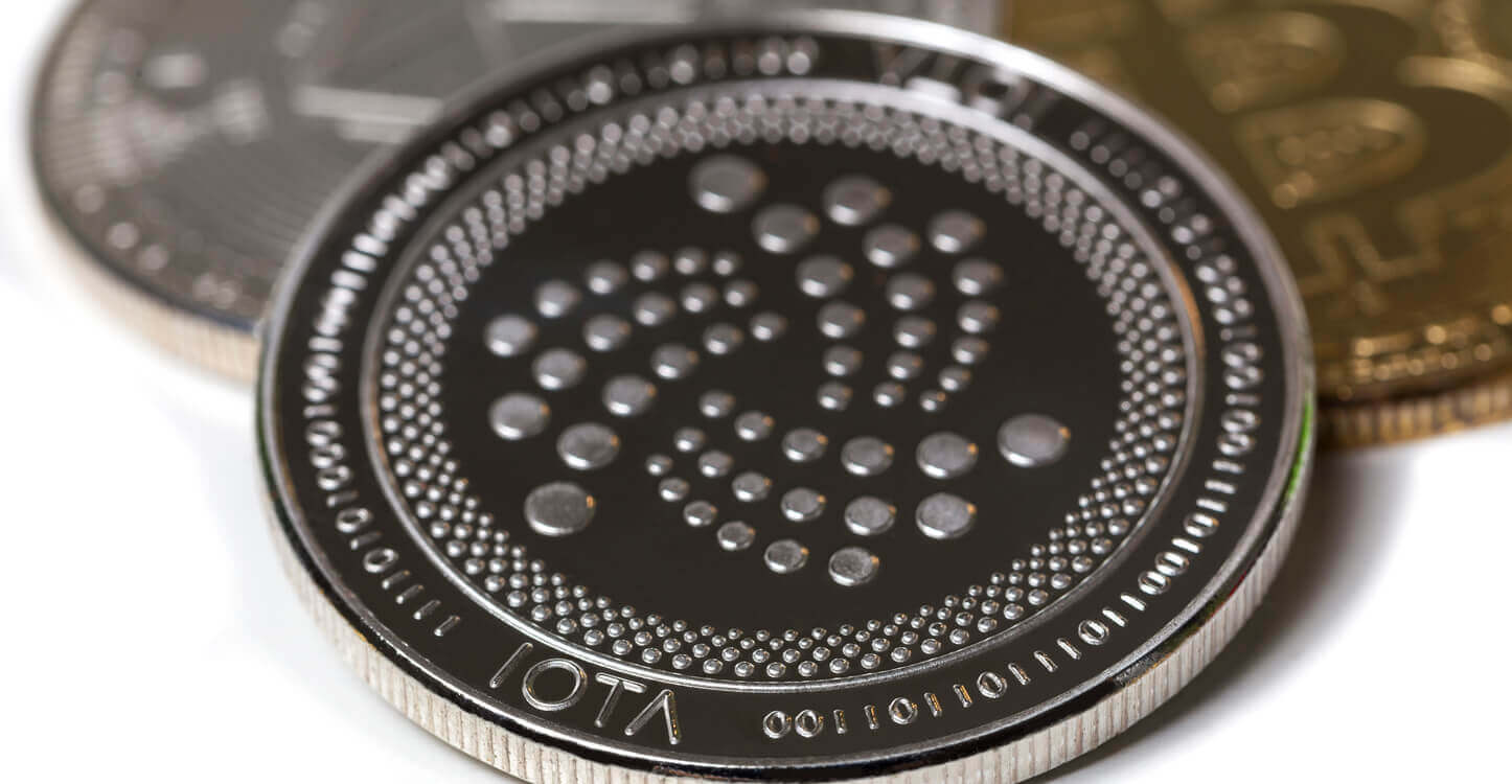 Une image de IOTA au-dessus de Bitcoin