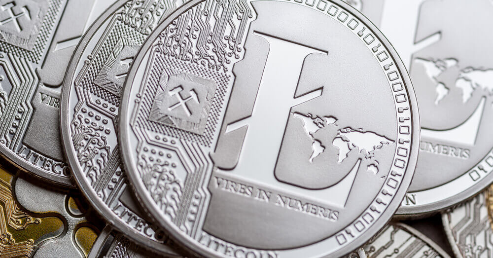 Une image en gros plan de la crypto-monnaie Litecoin