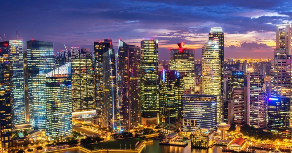 Image du quartier des affaires de Singapour la nuit