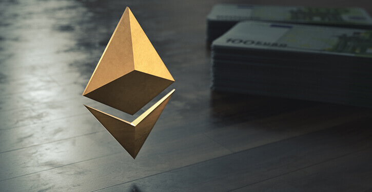 Logo de la crypto-monnaie Ethereum en 3D sur un plancher en bois