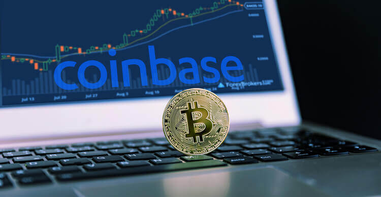 Un bitcoin avec la plateforme Coinbase en arrière-plan