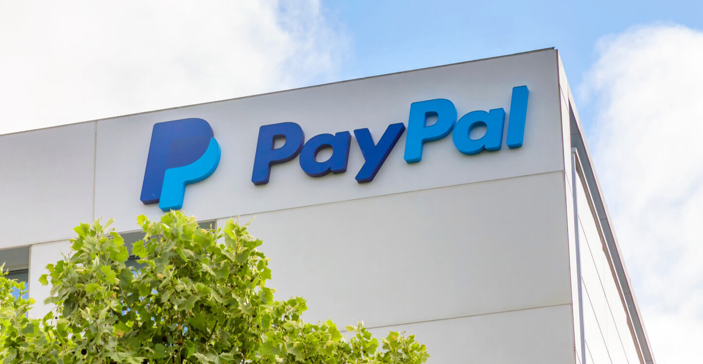 Une image du logo et du nom de PayPal sur ses bureaux en Californie