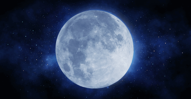 Une lune d'un blanc bleuté sur un fond d'espace d'un bleu profond