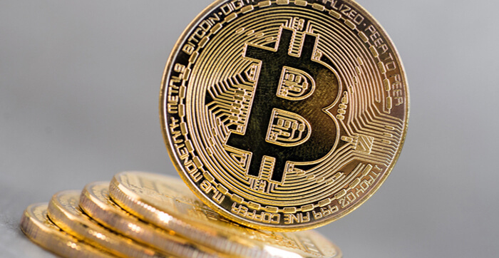 Ein Foto goldener Bitcoins