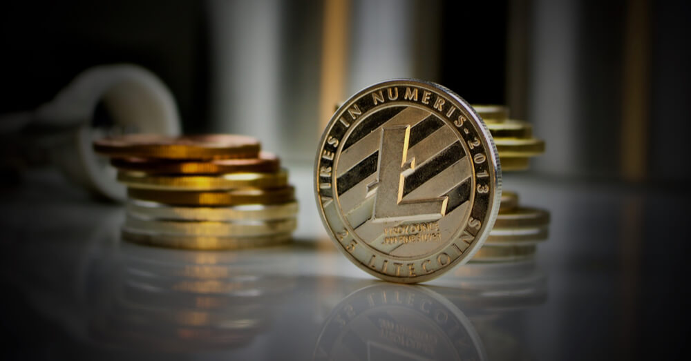 Das Bild des Litecoin auf einem Tisch