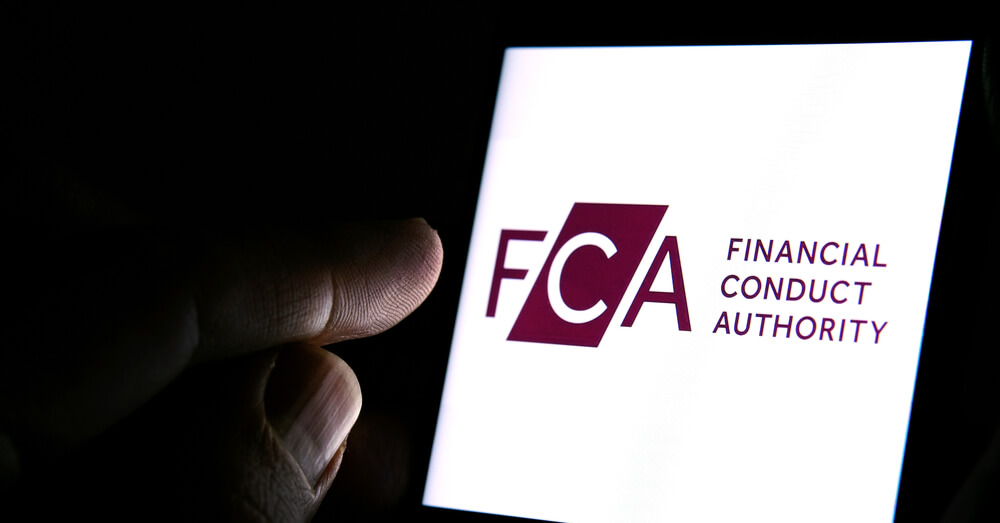 Das FCA Logo auf einem Tablet