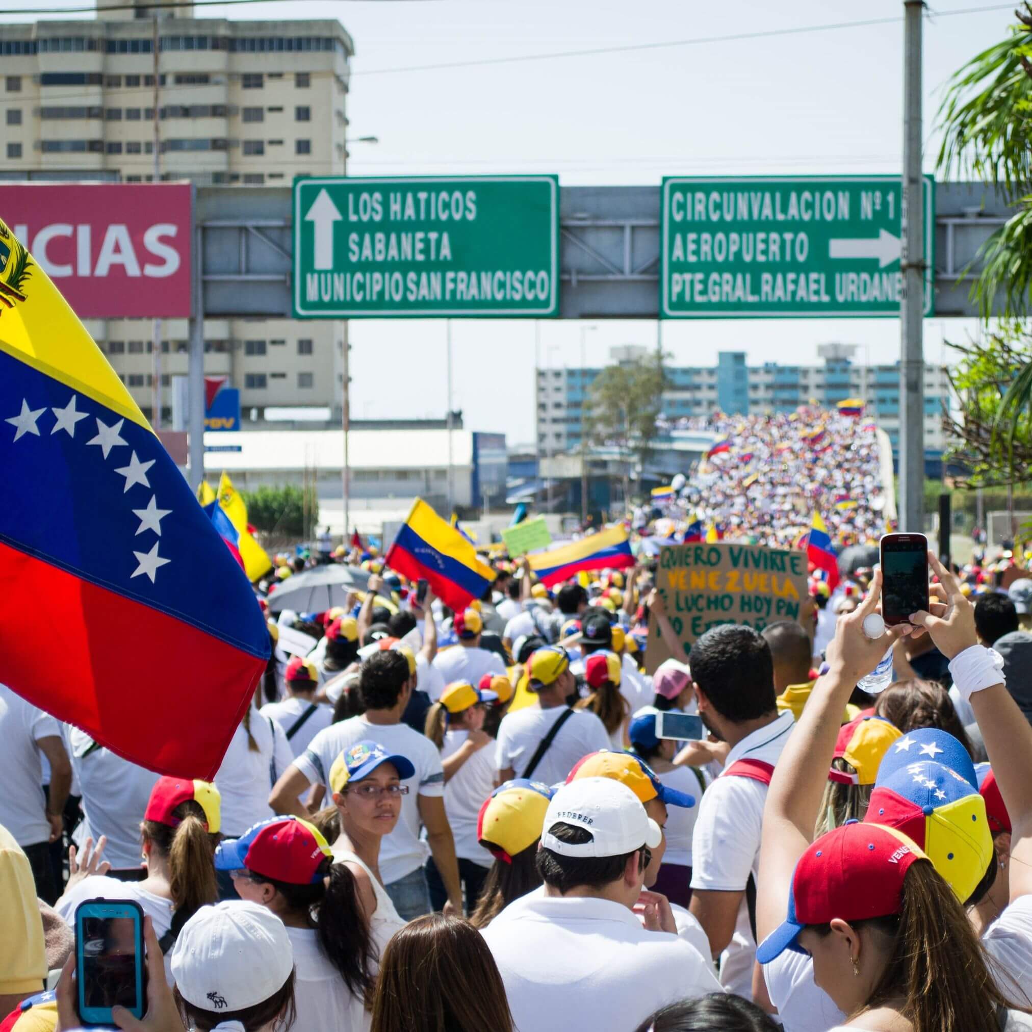 La crise au Venezuela. La crypto Dash peut-elle aider? Photo d'une manifestation