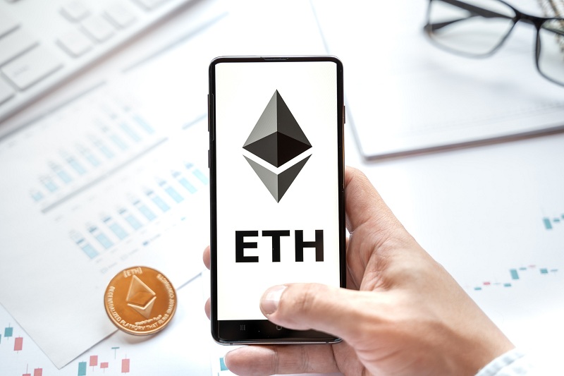 Ethereum remains under pressure as the dollar strengthens thumbnail