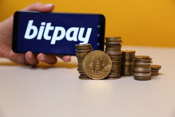 BitPay amplía la oferta de criptomonedas; ahora es compatible con UNI, BNB, LINK y más