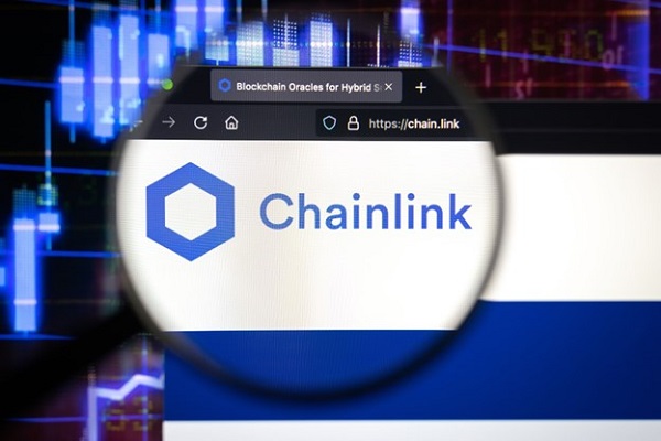 Chainlink s’appuie sur un partenariat avec un fournisseur Oracle de premier plan, alors que l’altcoin lié à l’IA vise à dépasser Polkadot